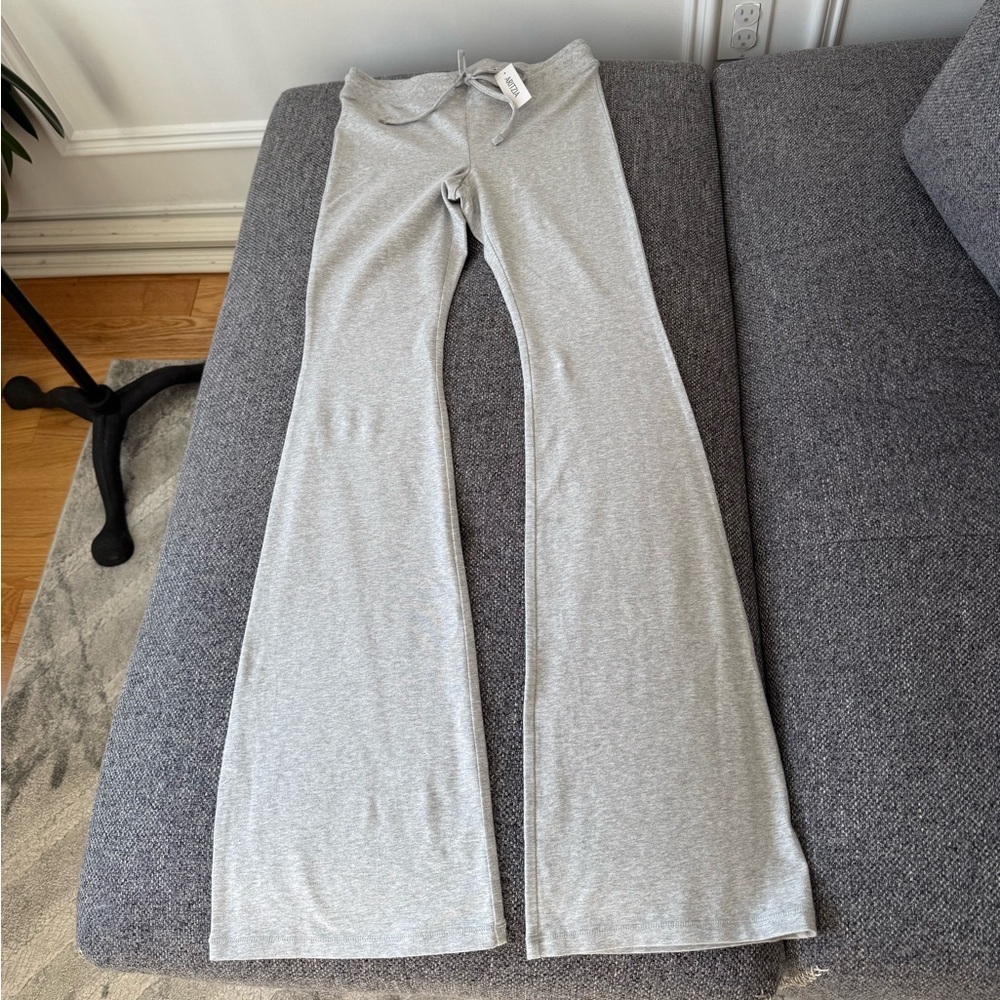 Aritzia homestretch smooth flare pants - Picture 3 of 6